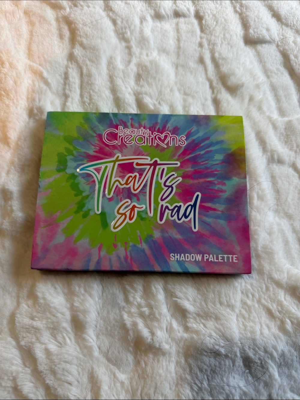 Beauty Creations Tie-Dye Shadow Palette - Green, Pink, Blue